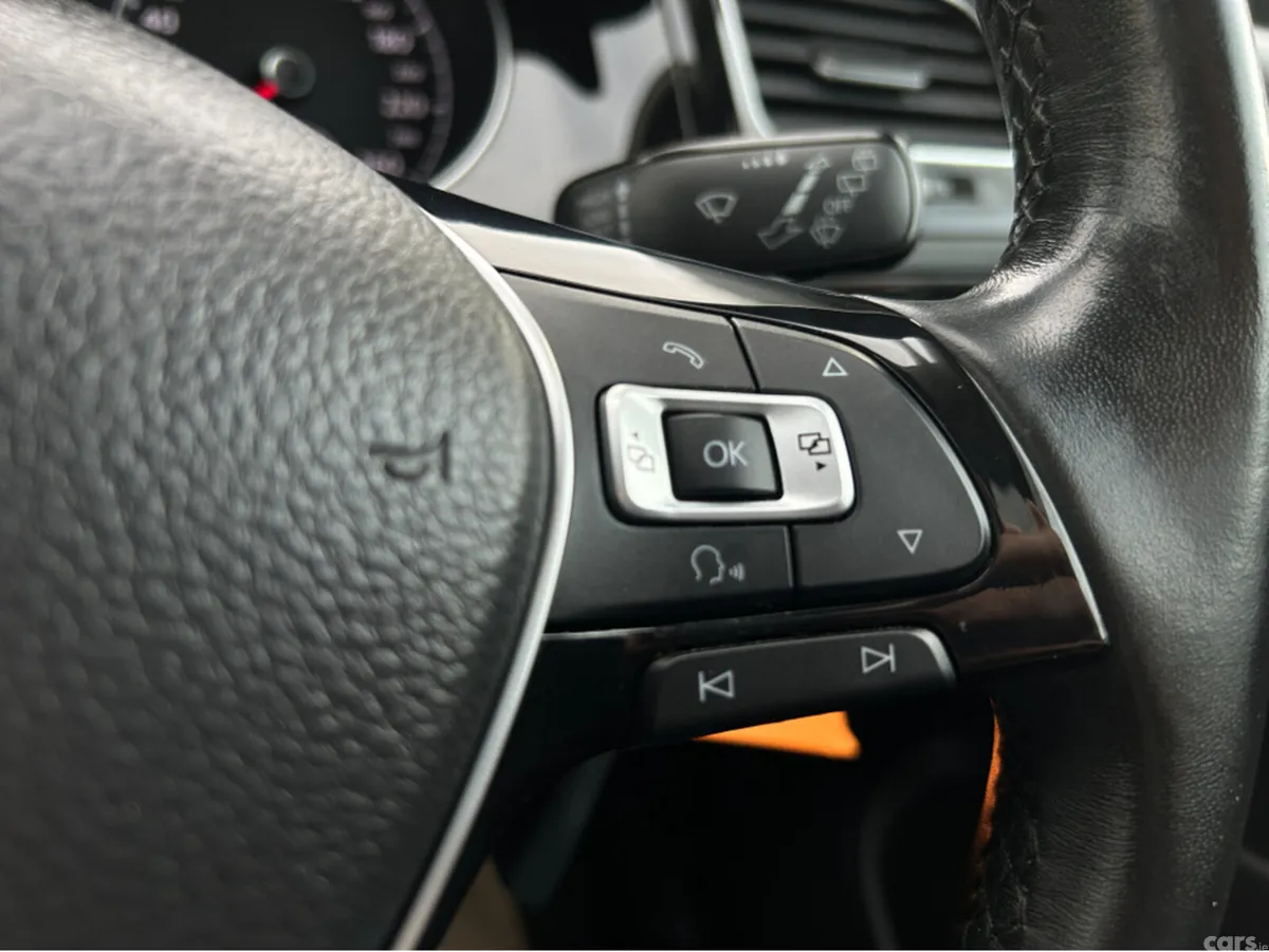 Volkswagen Golf Hatchback, Petrol, 2015, Silver
