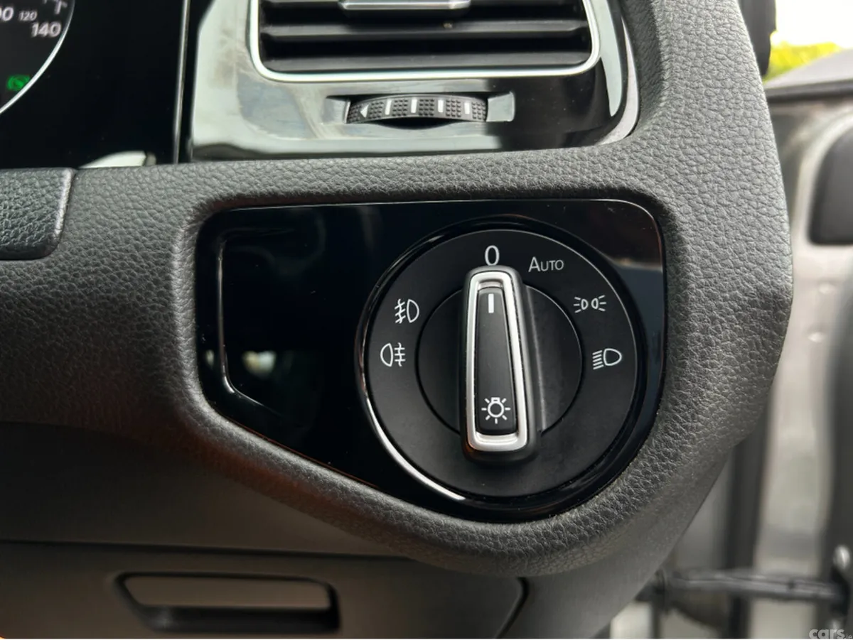 Volkswagen Golf Hatchback, Petrol, 2015, Silver