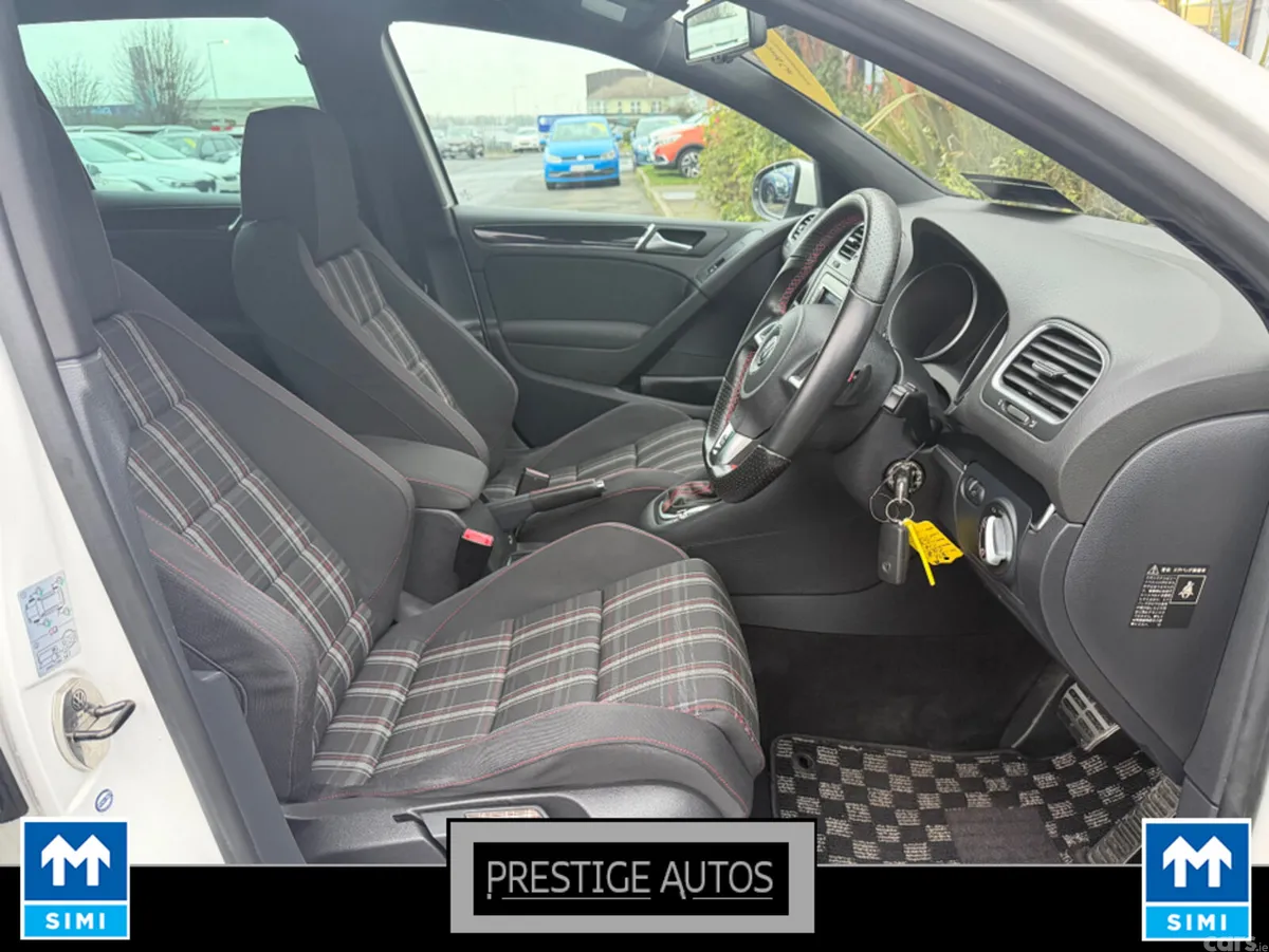 Volkswagen Golf Hatchback, Petrol, 2012, White