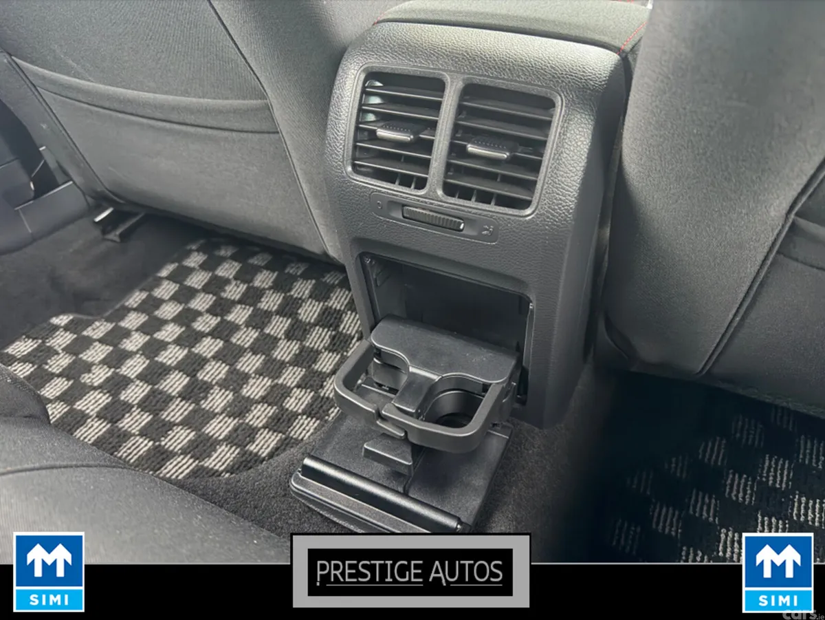 Volkswagen Golf Hatchback, Petrol, 2012, White