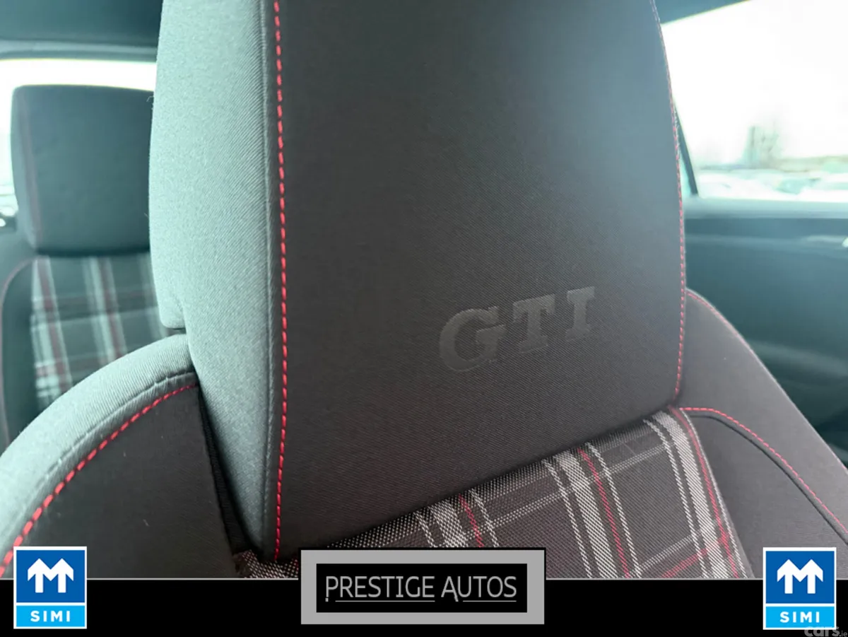 Volkswagen Golf Hatchback, Petrol, 2012, White