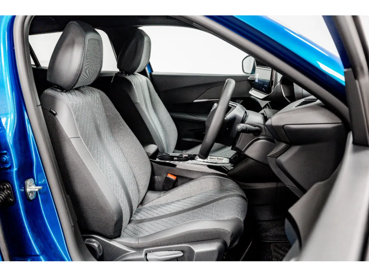 Peugeot 2008 SUV, Electric, 2026, Blue
