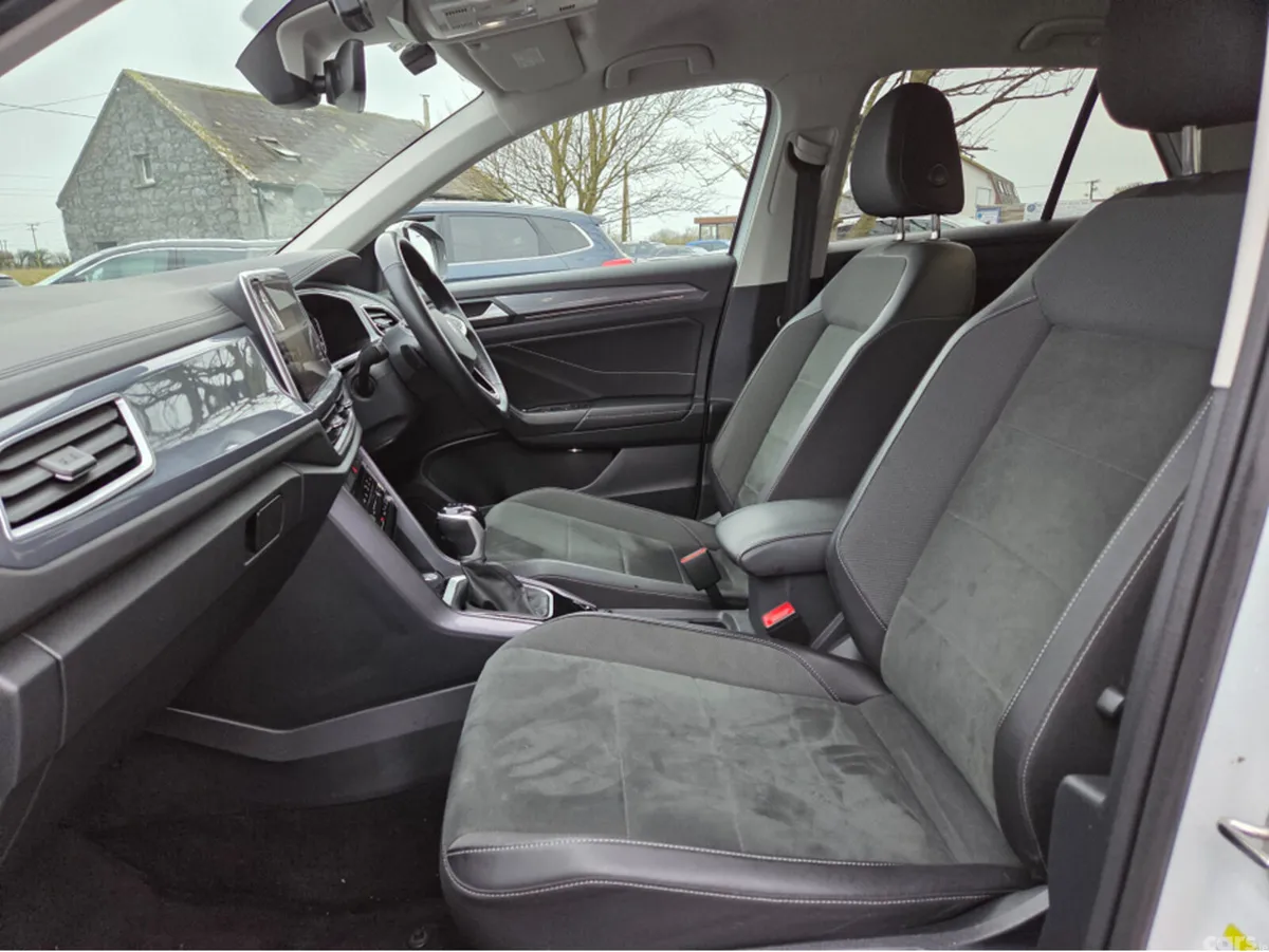 Volkswagen T-Roc SUV, Diesel, 2023, White