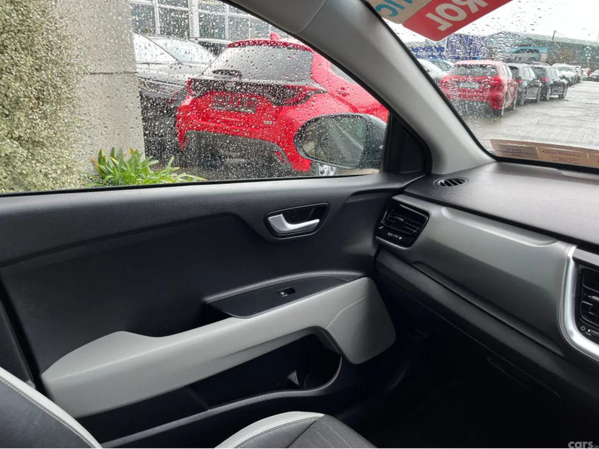 Kia Stonic Estate, Petrol, 2019, Grey