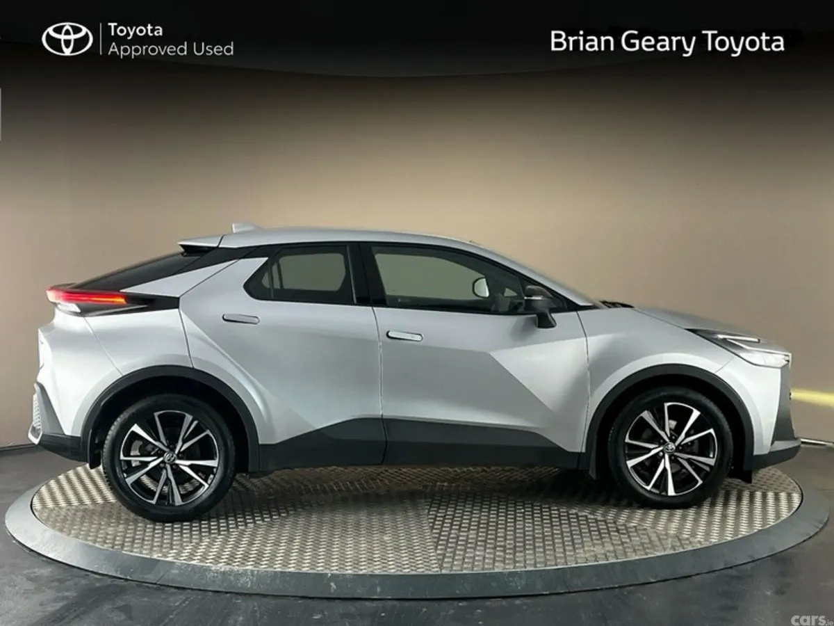 Toyota C-HR SUV, Petrol Hybrid, 2024, Silver