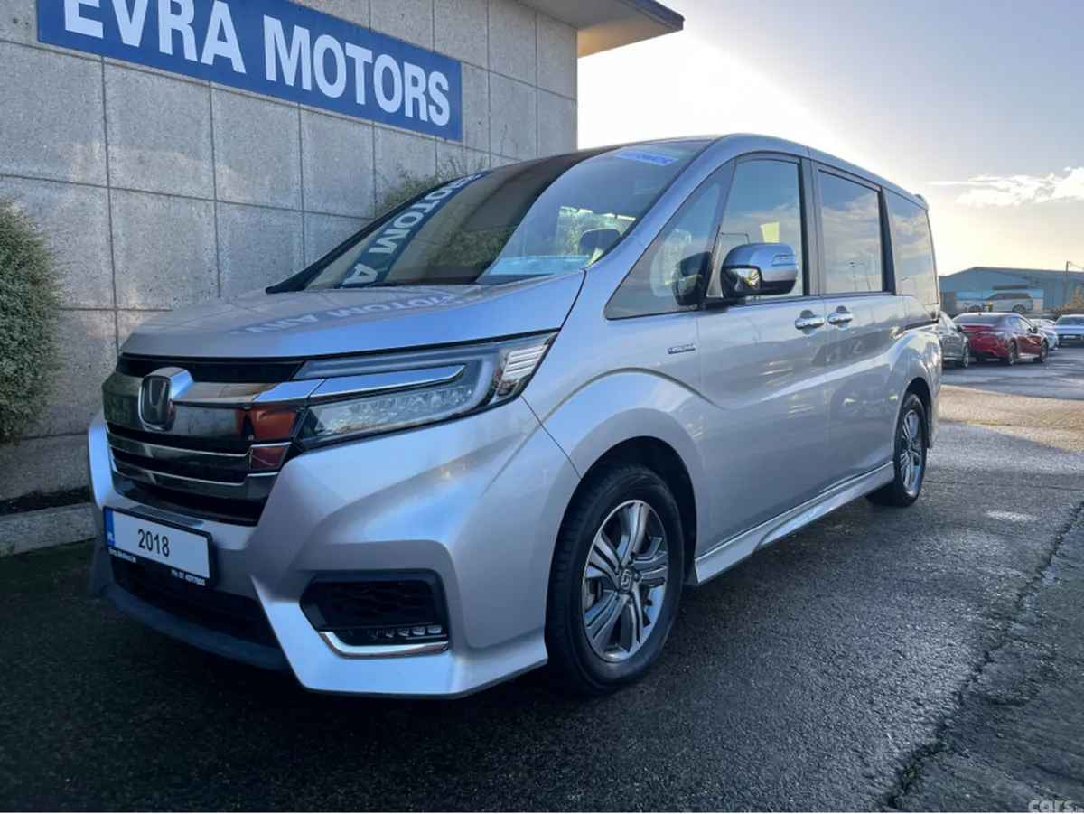 Honda Stepwagon MPV, Petrol Hybrid, 2018, Silver