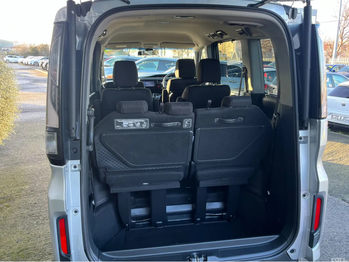 Honda Stepwagon MPV, Petrol Hybrid, 2018, Silver
