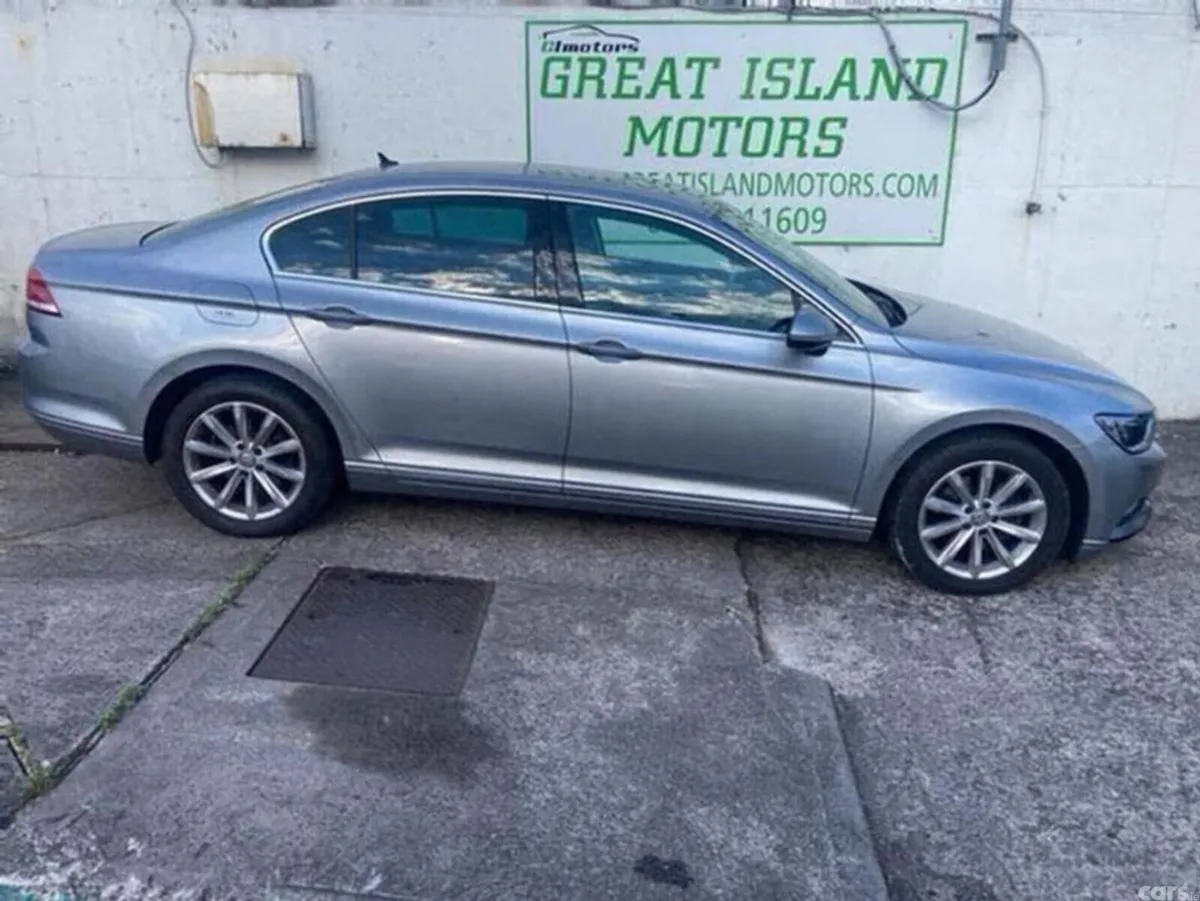 Volkswagen Passat Saloon, Diesel, 2019, Grey