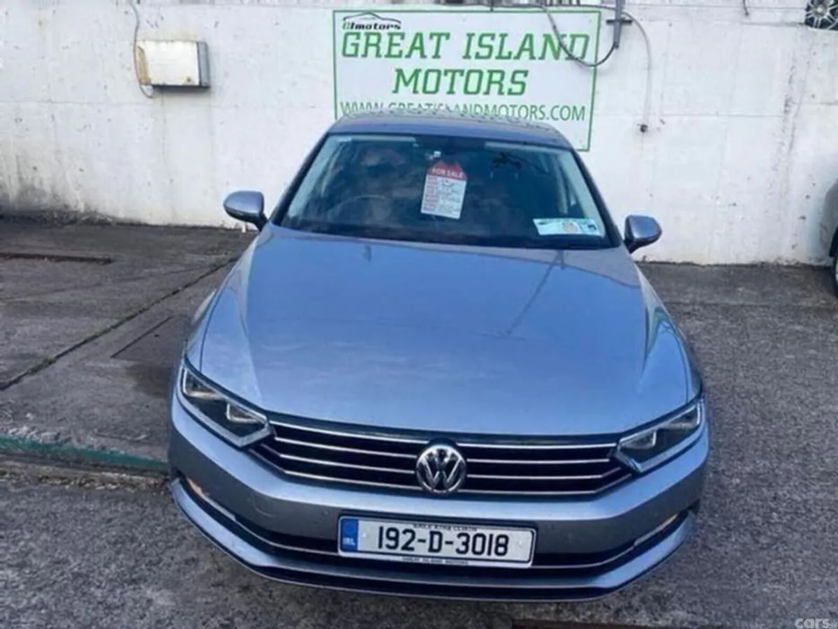 Volkswagen Passat Saloon, Diesel, 2019, Grey