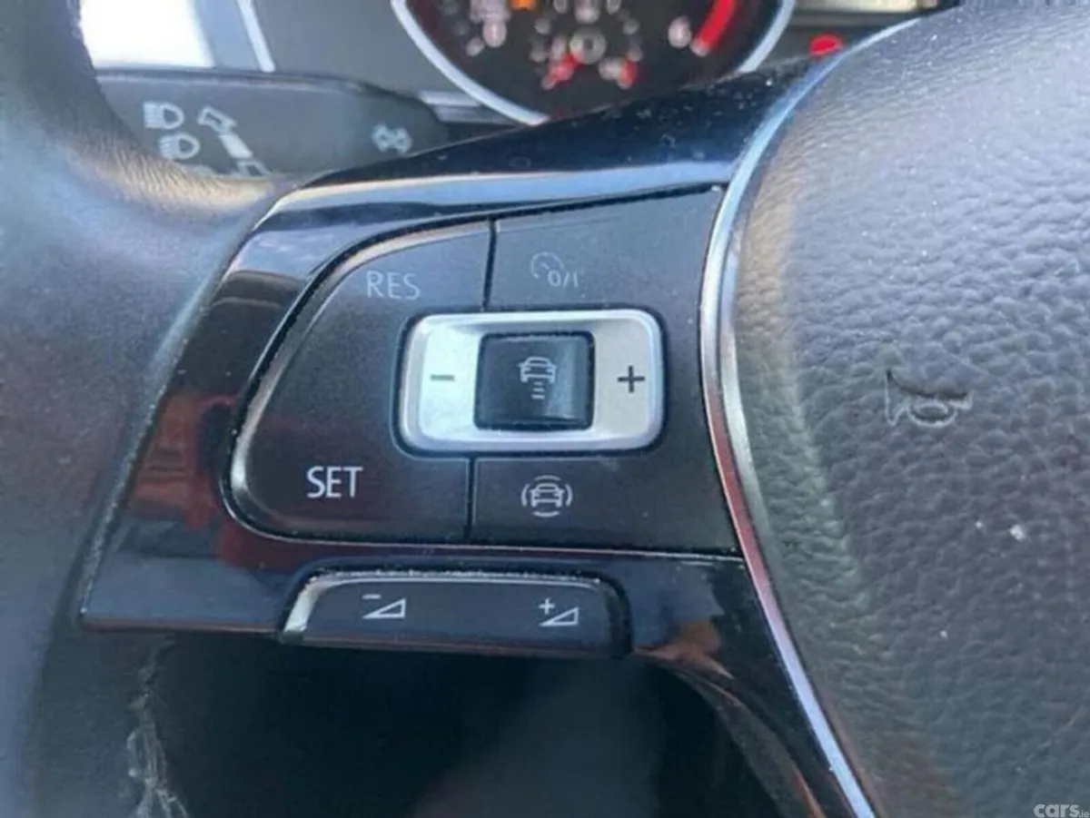 Volkswagen Passat Saloon, Diesel, 2019, Grey