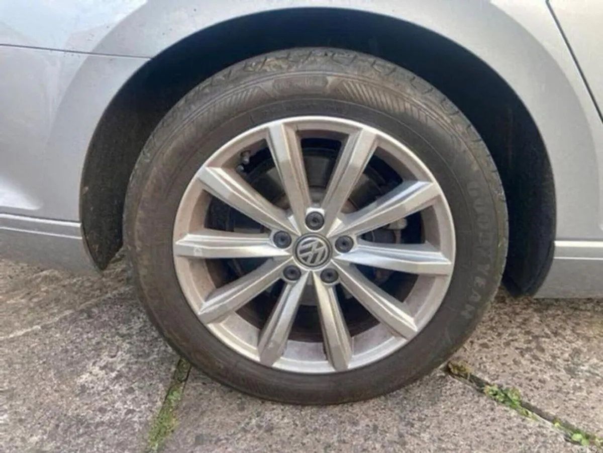Volkswagen Passat Saloon, Diesel, 2019, Grey