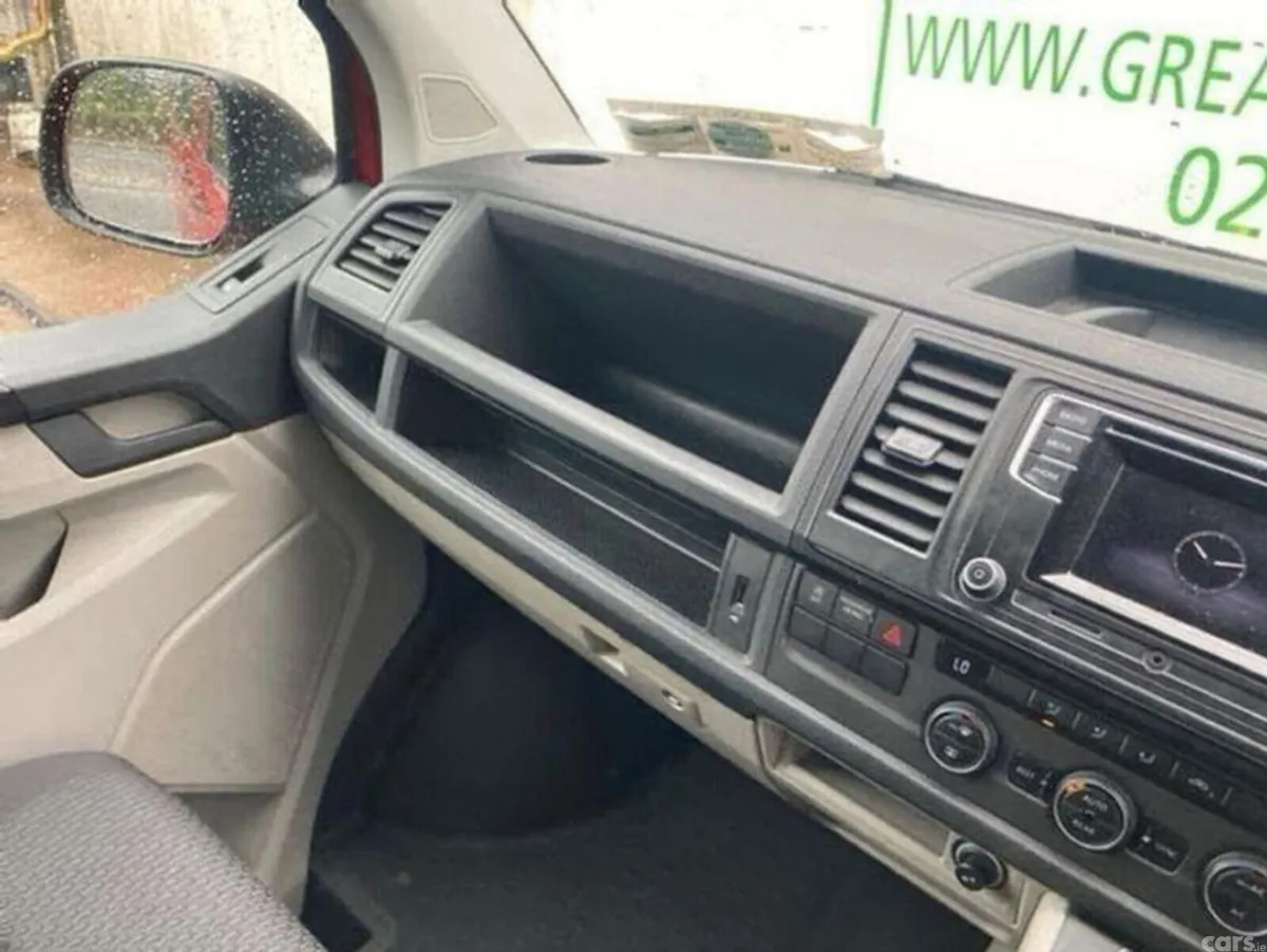 Volkswagen Caravelle MPV, Diesel, 2019, Red