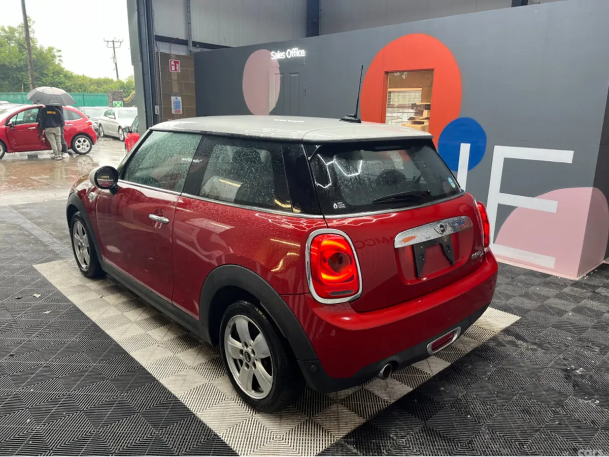 Mini Cooper Hatchback, Diesel, 2017, Red