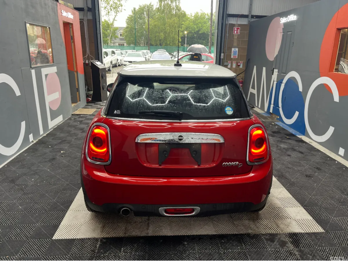Mini Cooper Hatchback, Diesel, 2017, Red