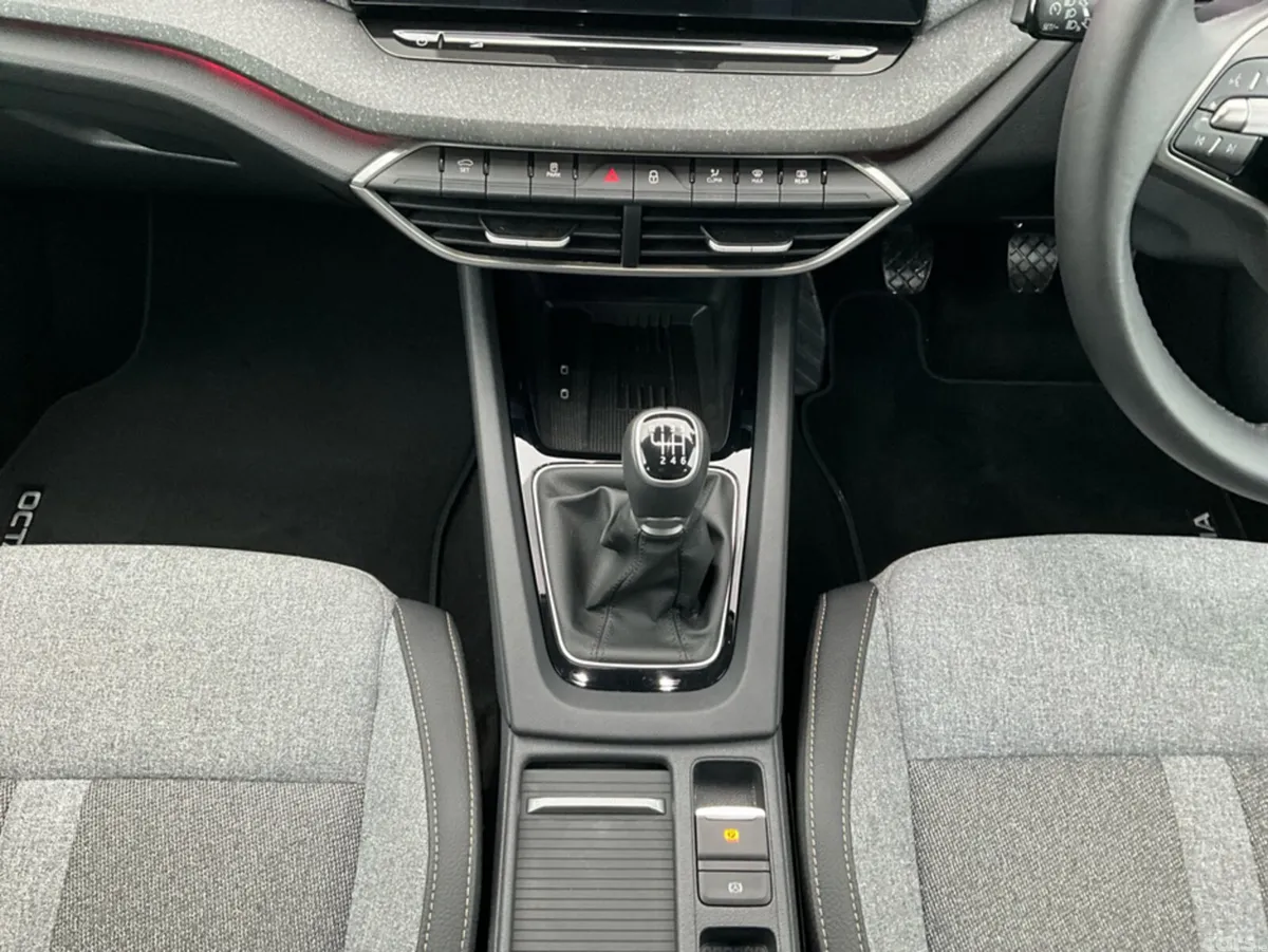 Skoda Octavia Estate, Diesel, 2025, Black