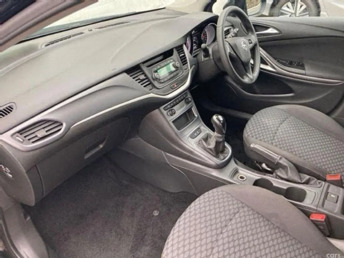 Opel Astra Hatchback, Petrol, 2019, Black