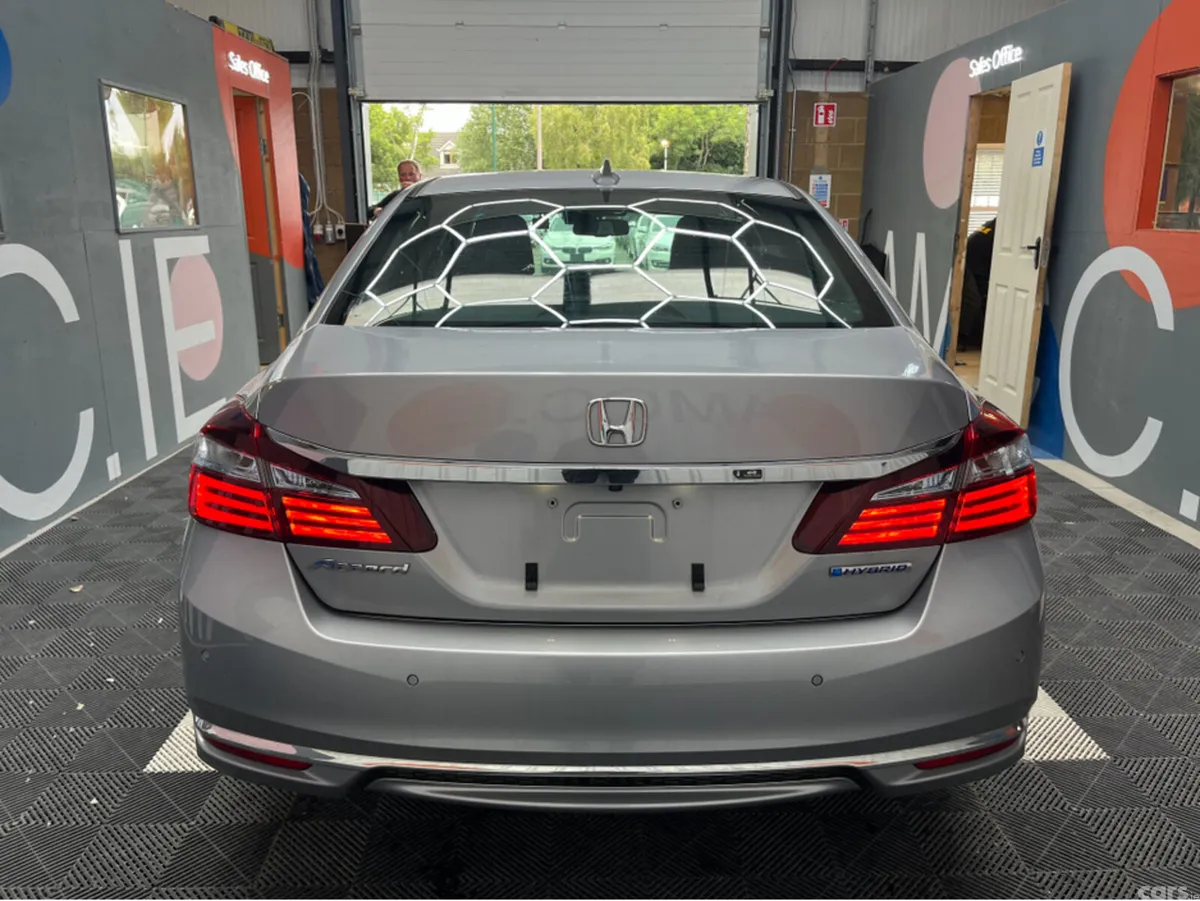 Honda Accord Saloon, Petrol Hybrid, 2018, Silver