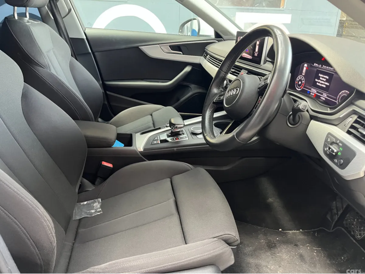 Audi A4 Estate, Petrol, 2017, White