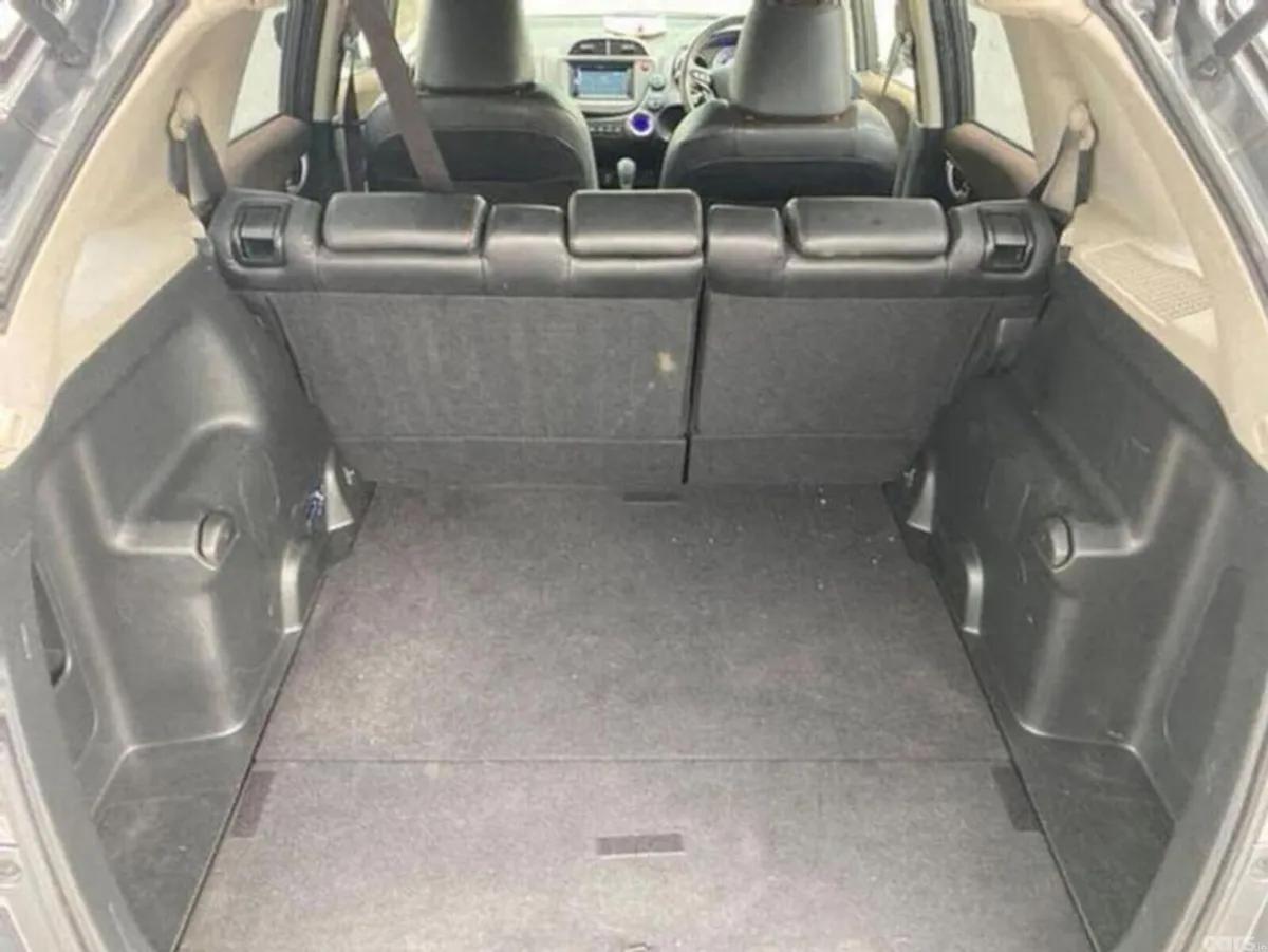 Honda Shuttle Hatchback, Petrol Hybrid, 2013, Grey