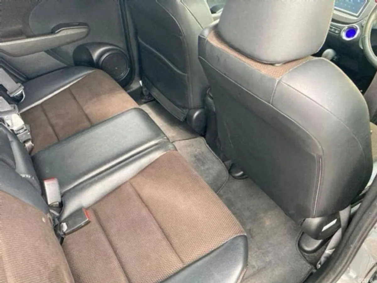 Honda Shuttle Hatchback, Petrol Hybrid, 2013, Grey
