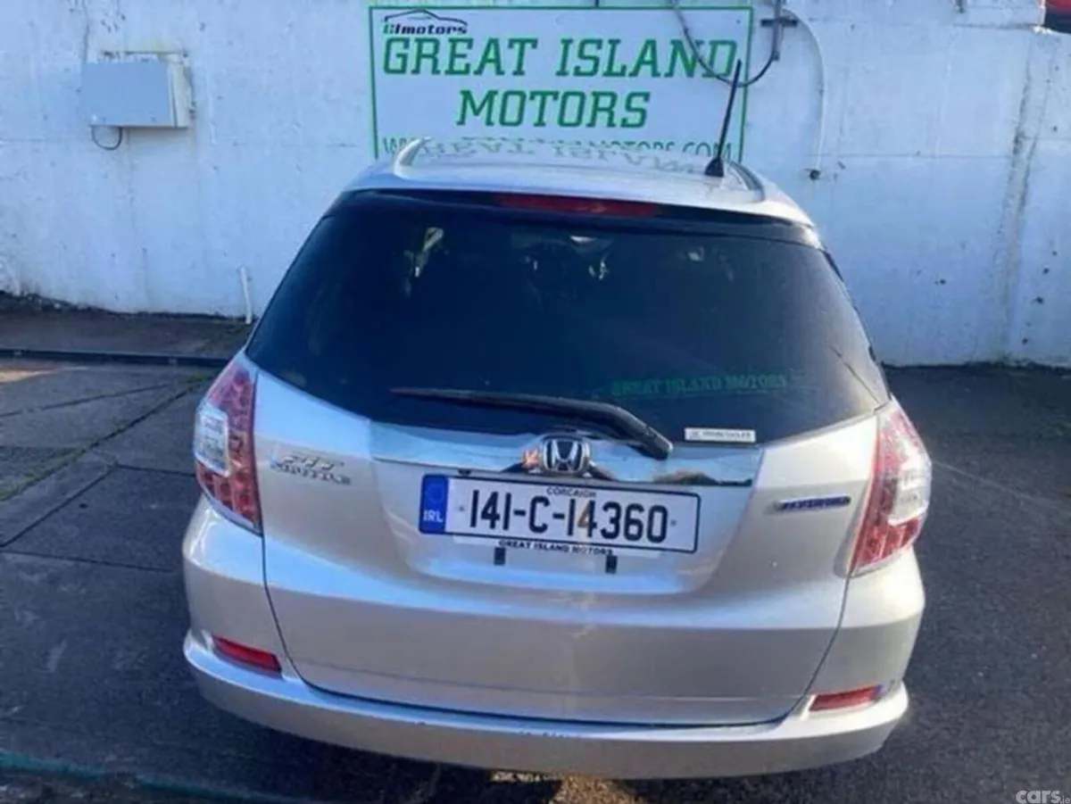 Honda Shuttle Hatchback, Petrol Hybrid, 2014, Silver