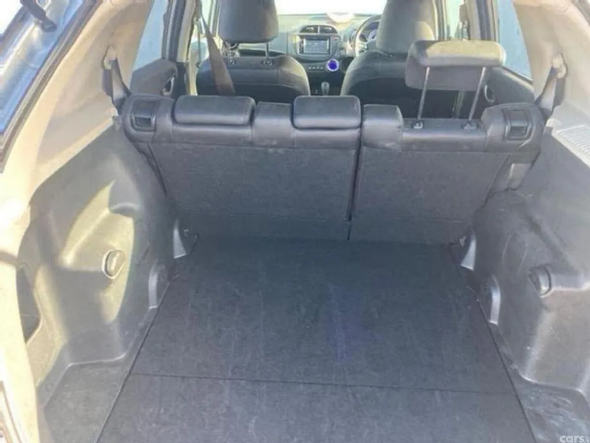 Honda Shuttle Hatchback, Petrol Hybrid, 2014, Silver