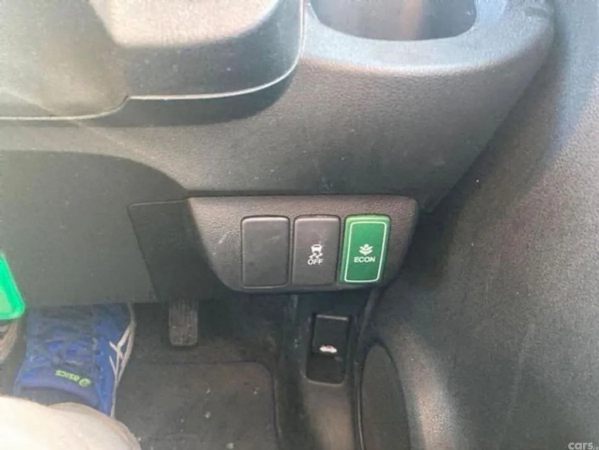 Honda Shuttle Hatchback, Petrol Hybrid, 2014, Silver