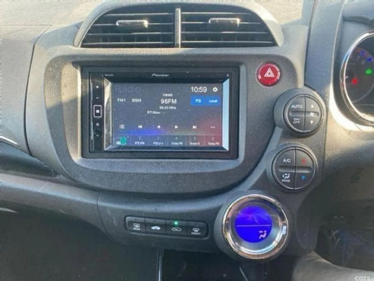 Honda Shuttle Hatchback, Petrol Hybrid, 2014, Silver