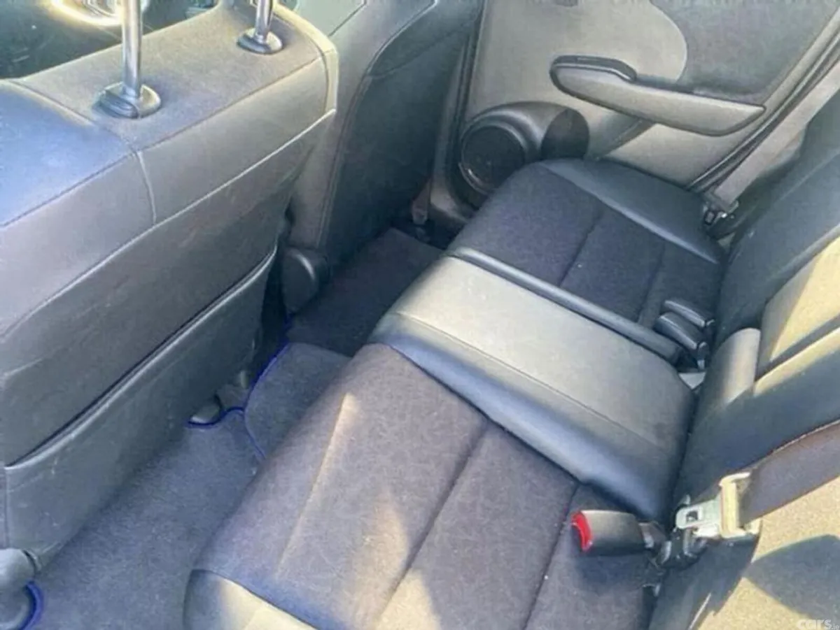 Honda Shuttle Hatchback, Petrol Hybrid, 2014, Silver