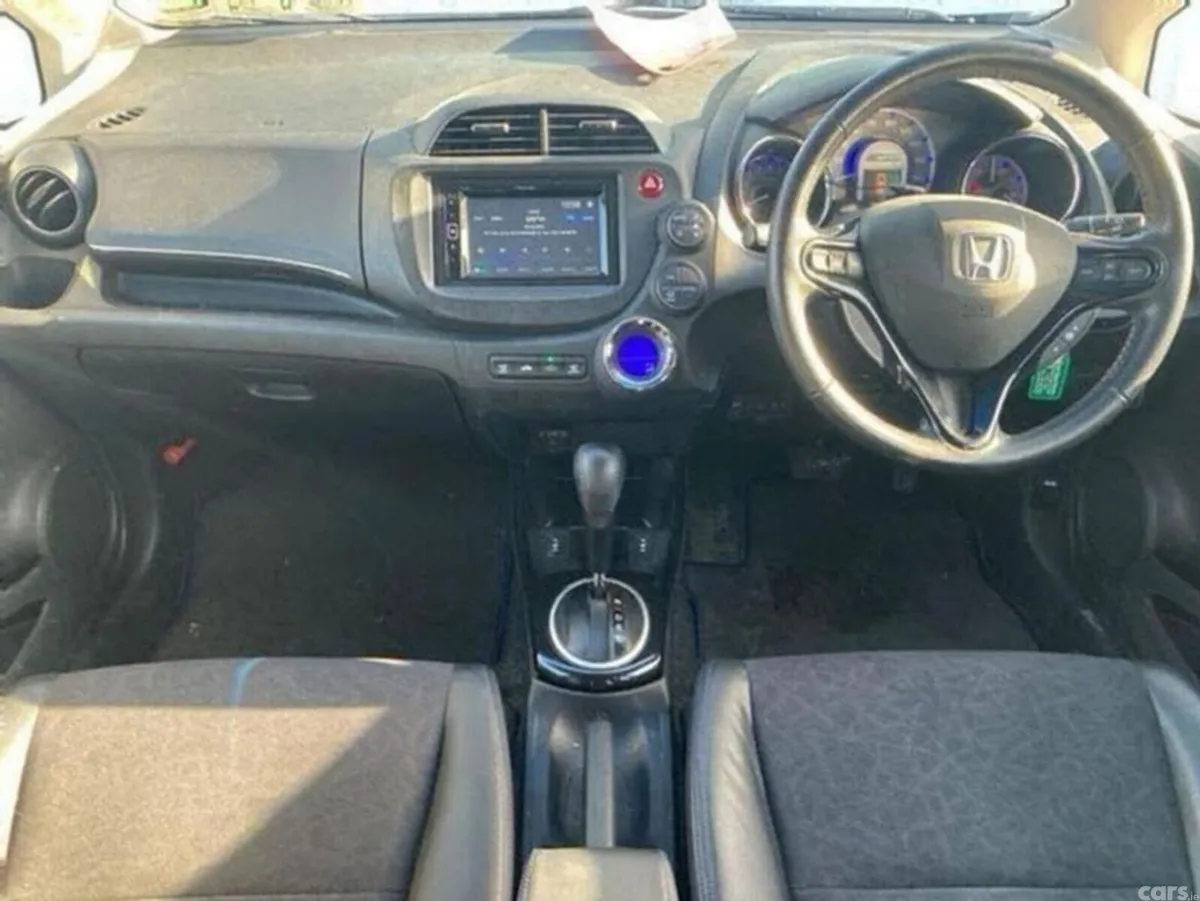 Honda Shuttle Hatchback, Petrol Hybrid, 2014, Silver