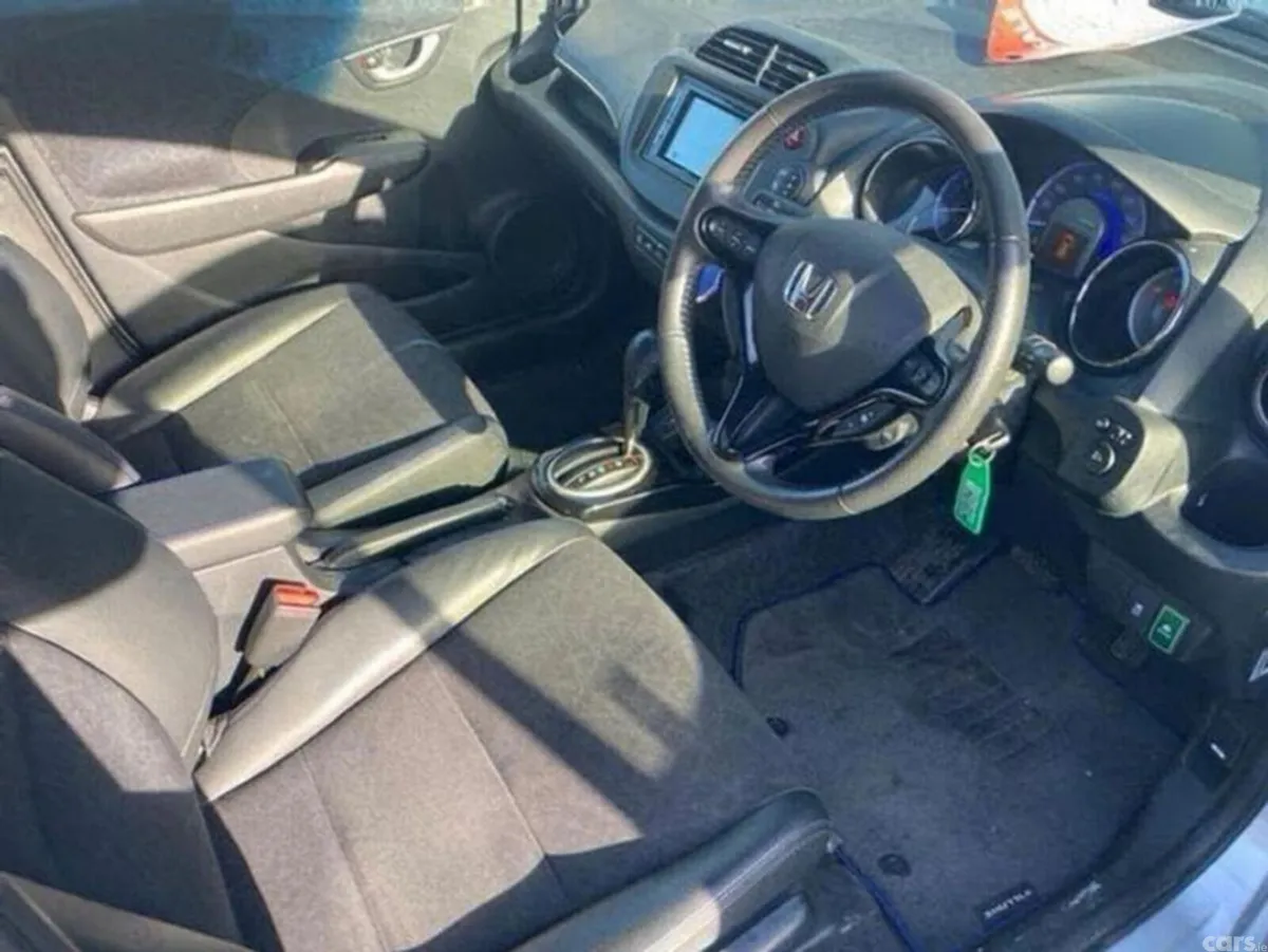 Honda Shuttle Hatchback, Petrol Hybrid, 2014, Silver