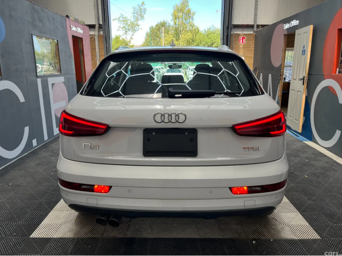 Audi Q3 SUV, Petrol, 2016, White