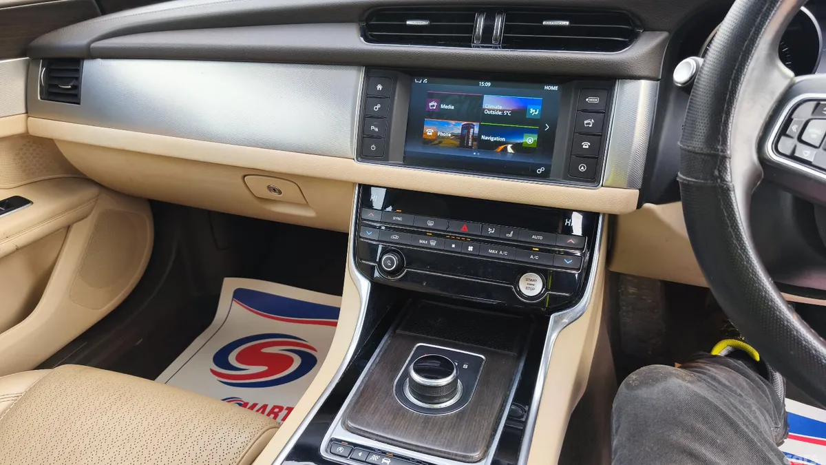 Jaguar XF Saloon, Diesel, 2016, Black