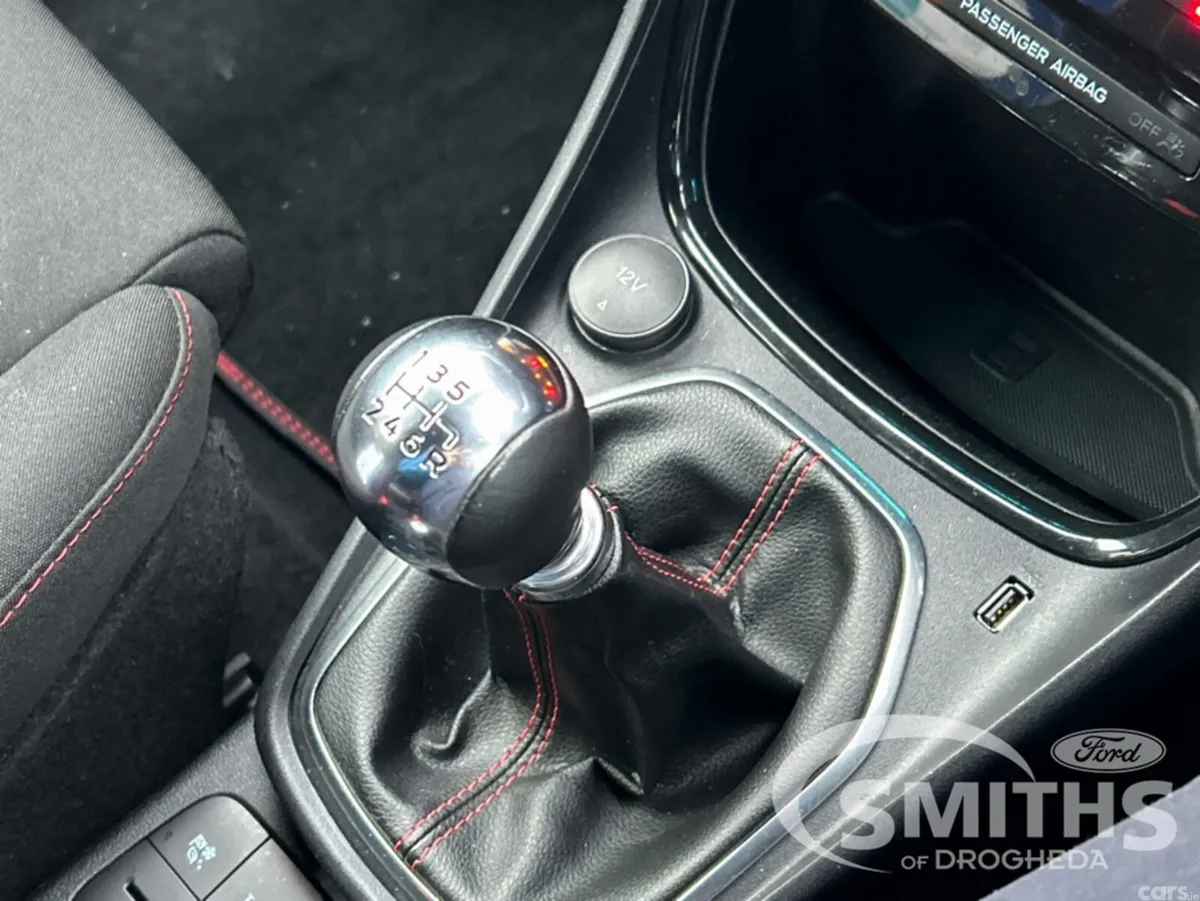 Ford Puma MPV, Petrol Hybrid, 2023, Red