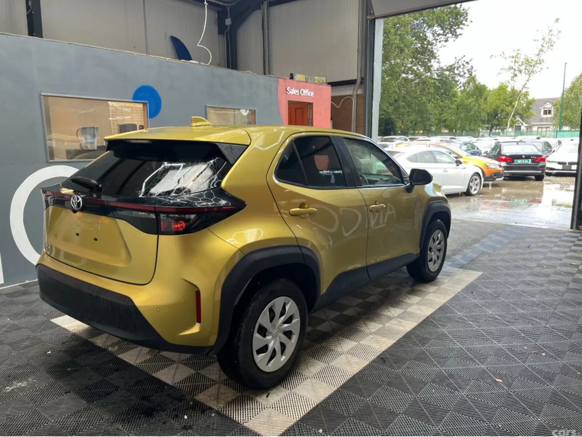 Toyota Yaris Cross SUV, Petrol, 2021, Gold