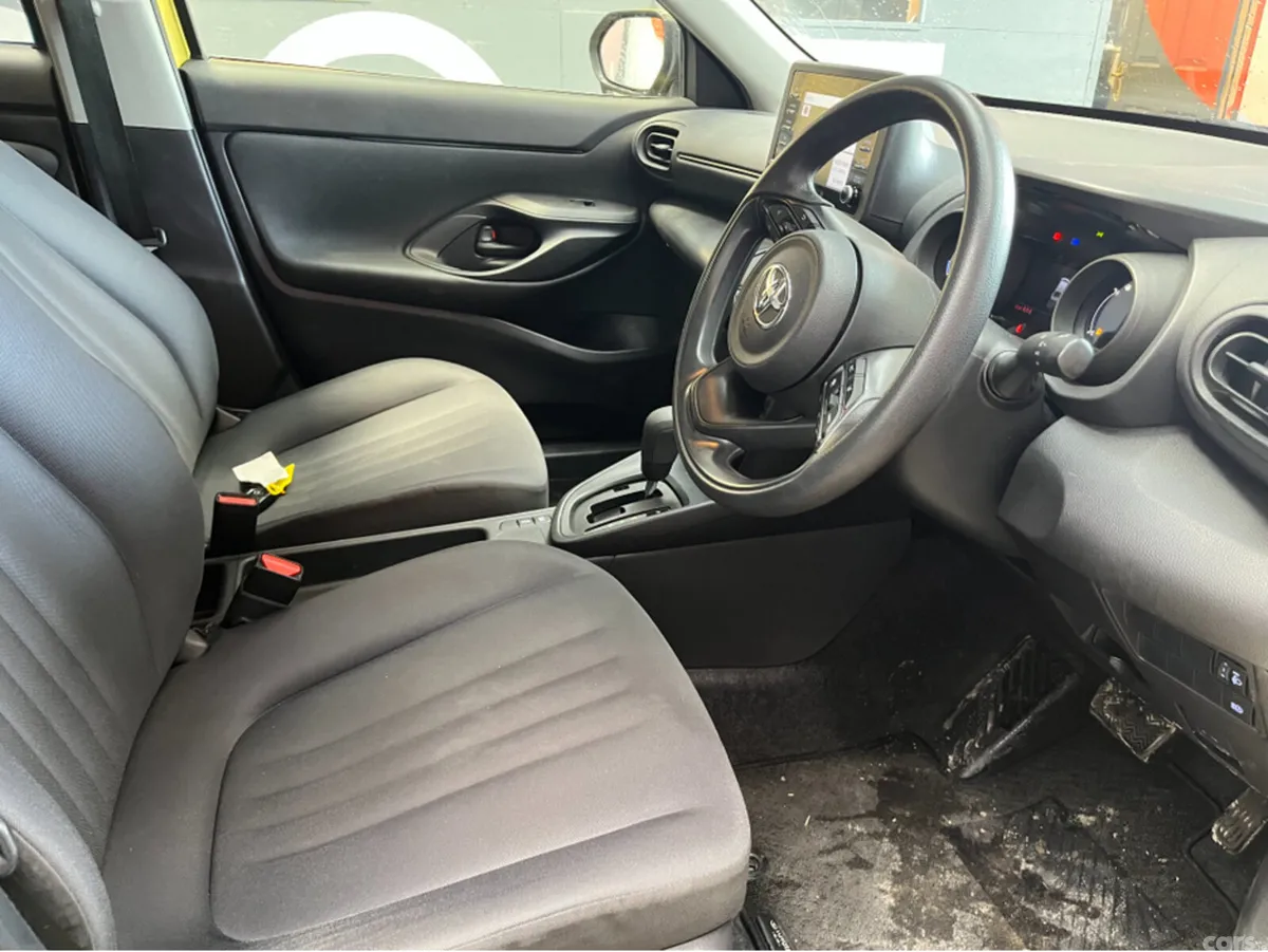 Toyota Yaris Cross SUV, Petrol, 2021, Gold
