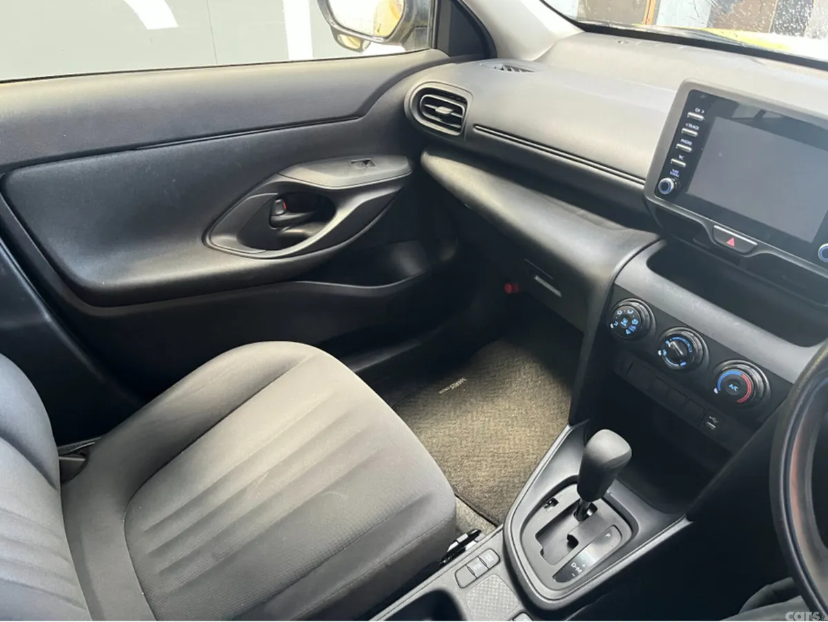 Toyota Yaris Cross SUV, Petrol, 2021, Gold