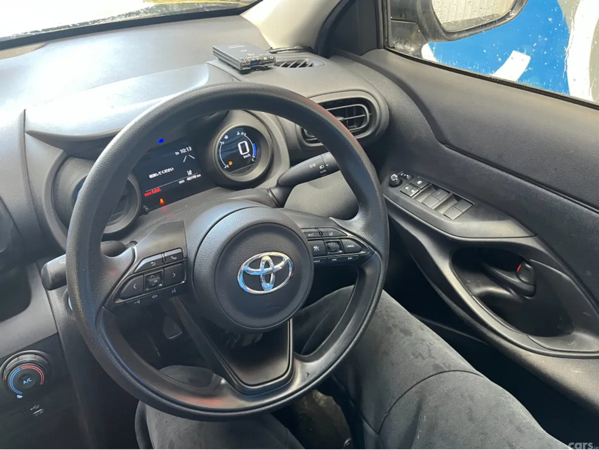 Toyota Yaris Cross SUV, Petrol, 2021, Gold