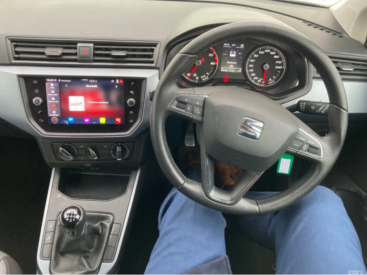 SEAT Arona Hatchback, Petrol, 2021, Grey