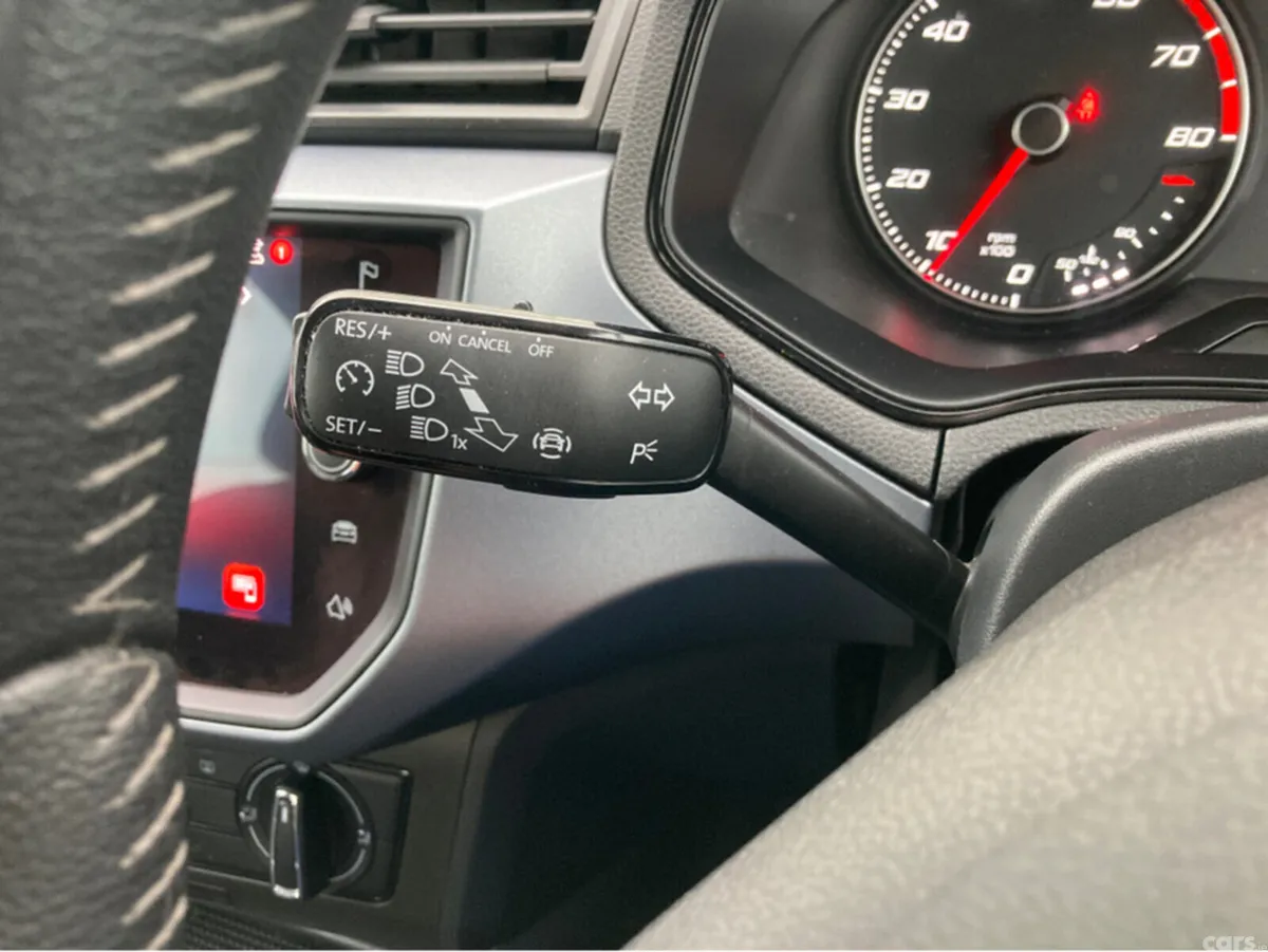 SEAT Arona Hatchback, Petrol, 2021, Grey
