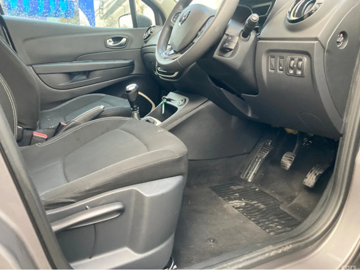 Renault Captur Hatchback, Petrol, 2019, Grey