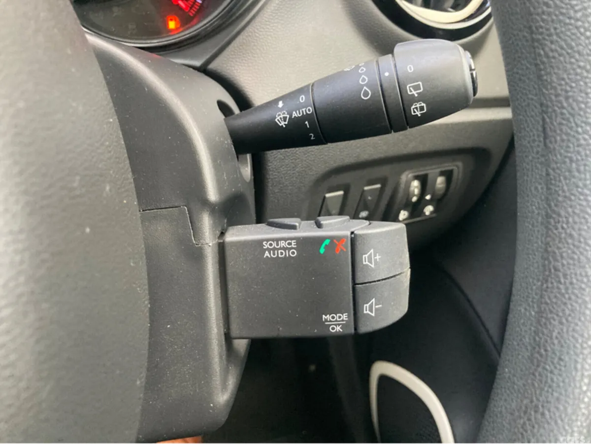 Renault Captur Hatchback, Petrol, 2019, Grey
