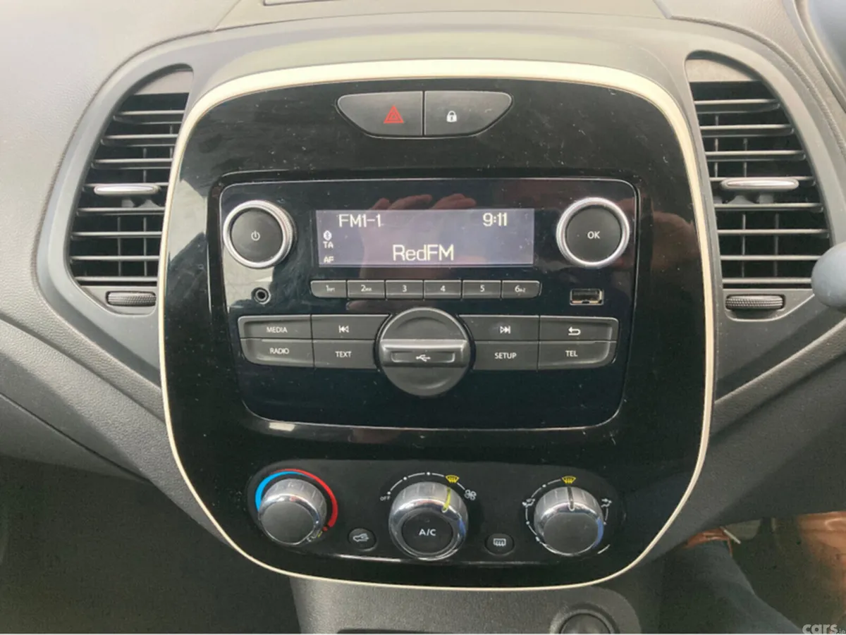 Renault Captur Hatchback, Petrol, 2019, Grey