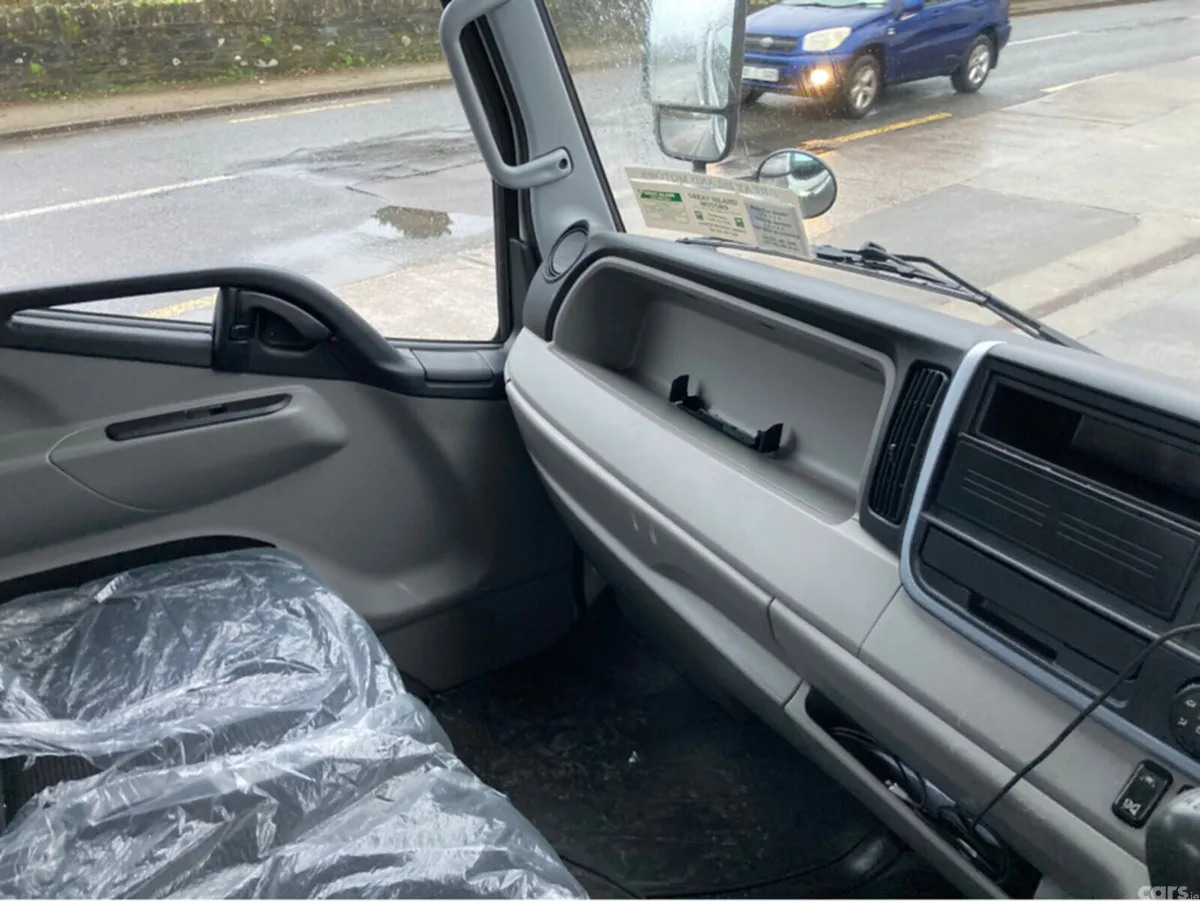 Mitsubishi Pajero MPV, Diesel, 2021, White