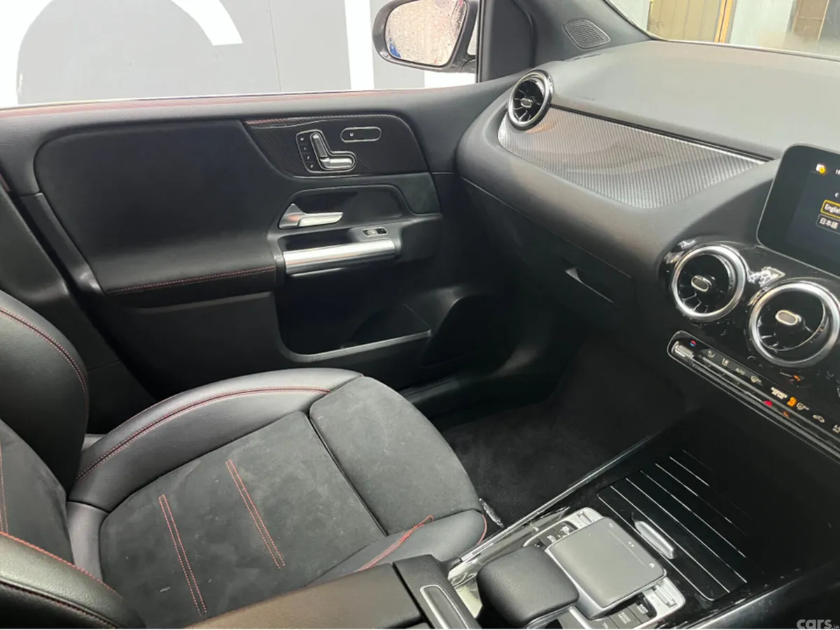 Mercedes-Benz B-Class MPV, Petrol, 2019, White