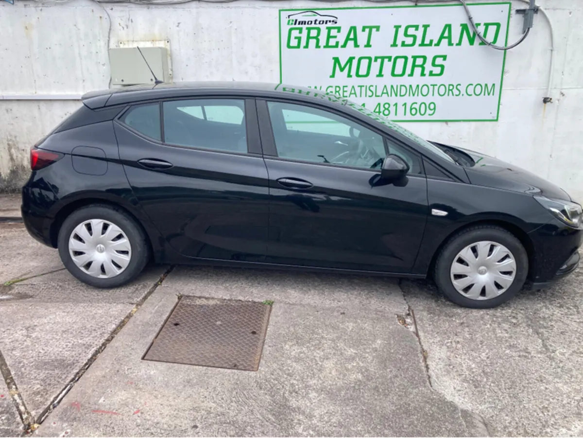 Opel Astra Hatchback, Petrol, 2019, Black