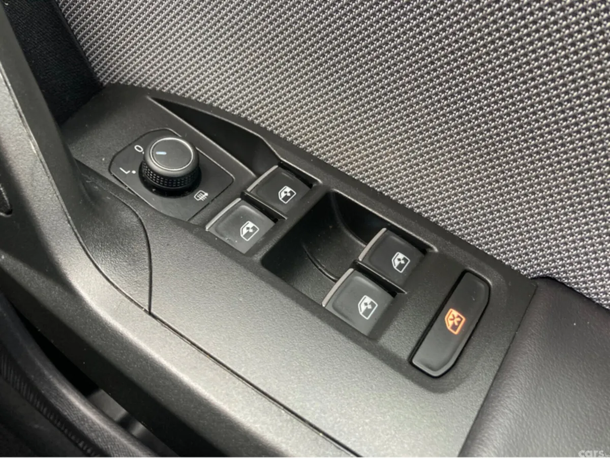 SEAT Leon Hatchback, Diesel, 2020, Red