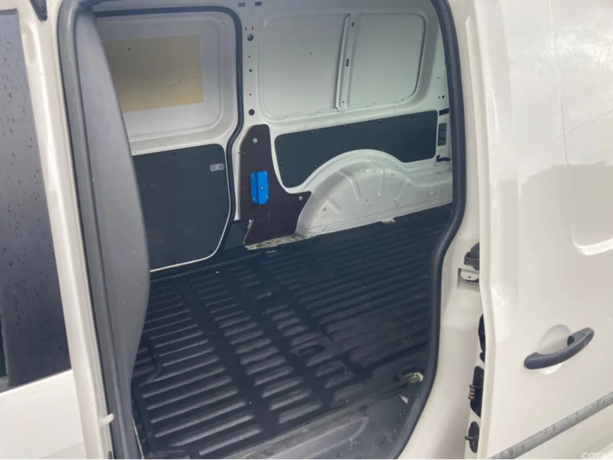 Volkswagen Caddy Hatchback, Diesel, 2019, White