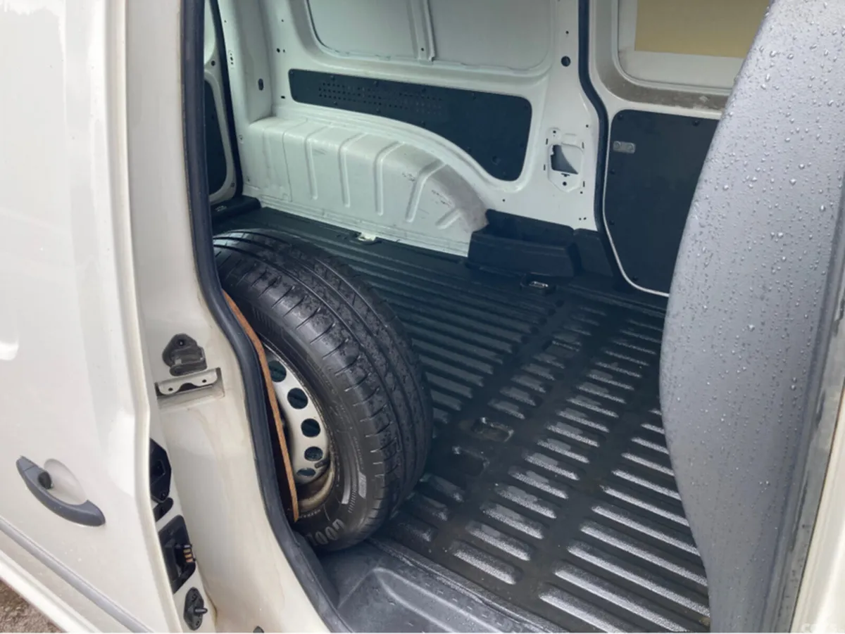Volkswagen Caddy Hatchback, Diesel, 2019, White