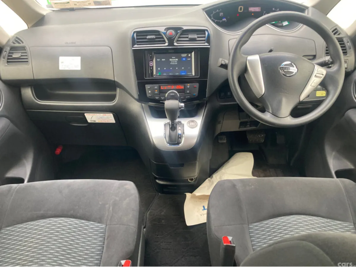 Nissan Serena MPV, Petrol Hybrid, 2016, Silver